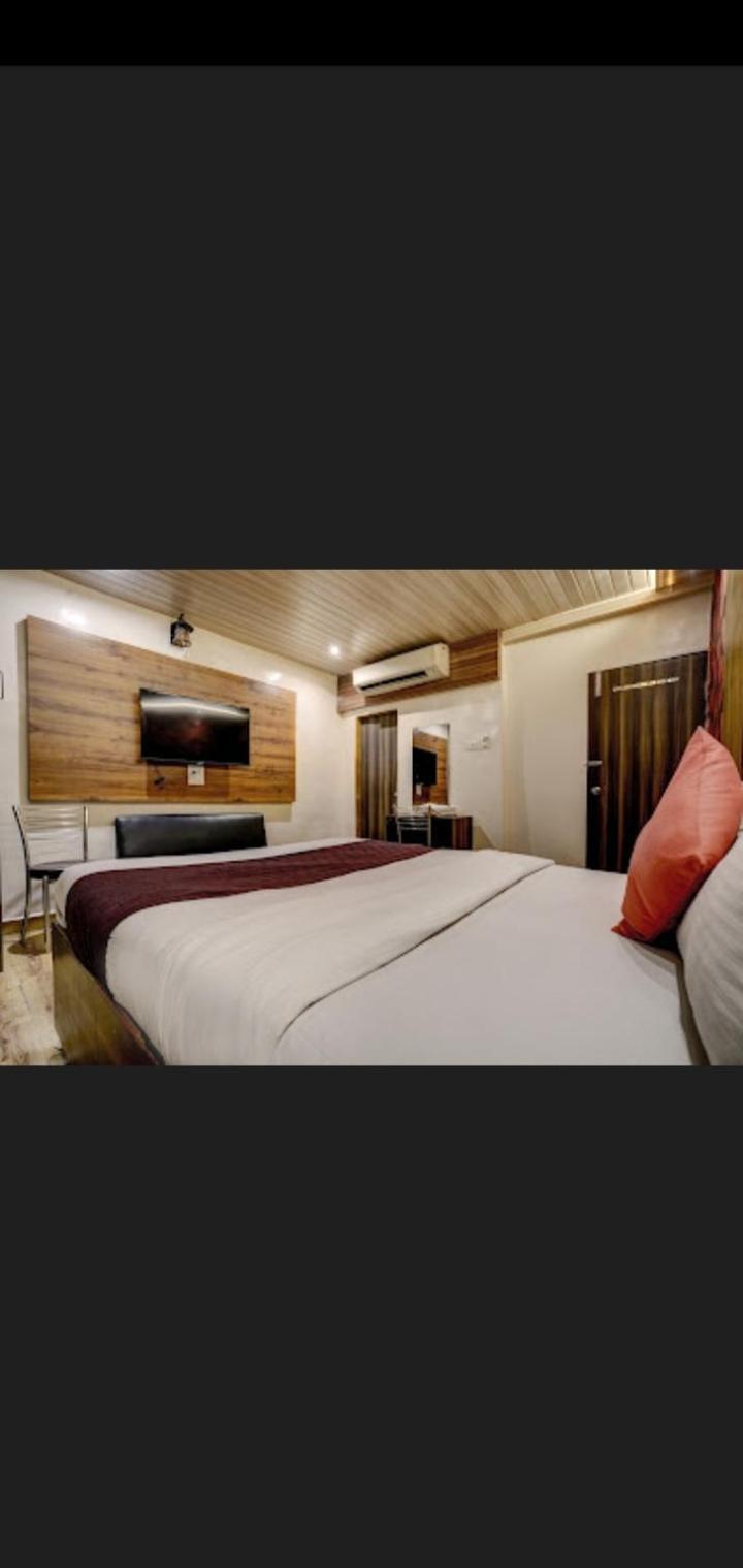 Hotel Green Park Мумбай Екстериор снимка