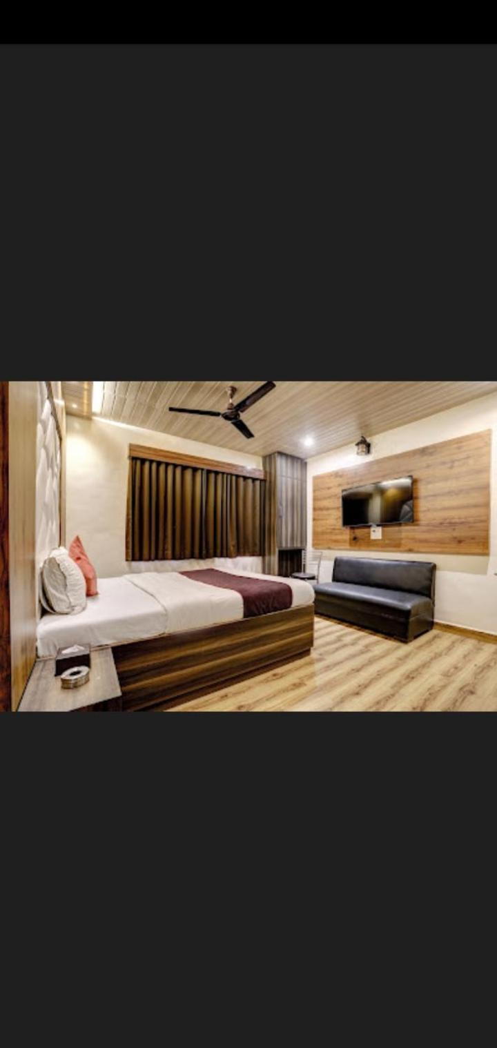 Hotel Green Park Мумбай Екстериор снимка