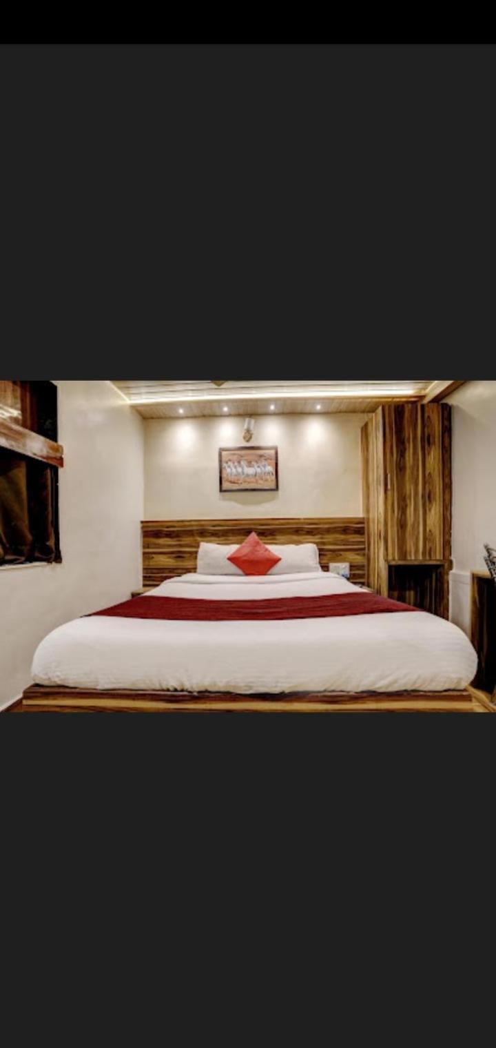 Hotel Green Park Мумбай Екстериор снимка